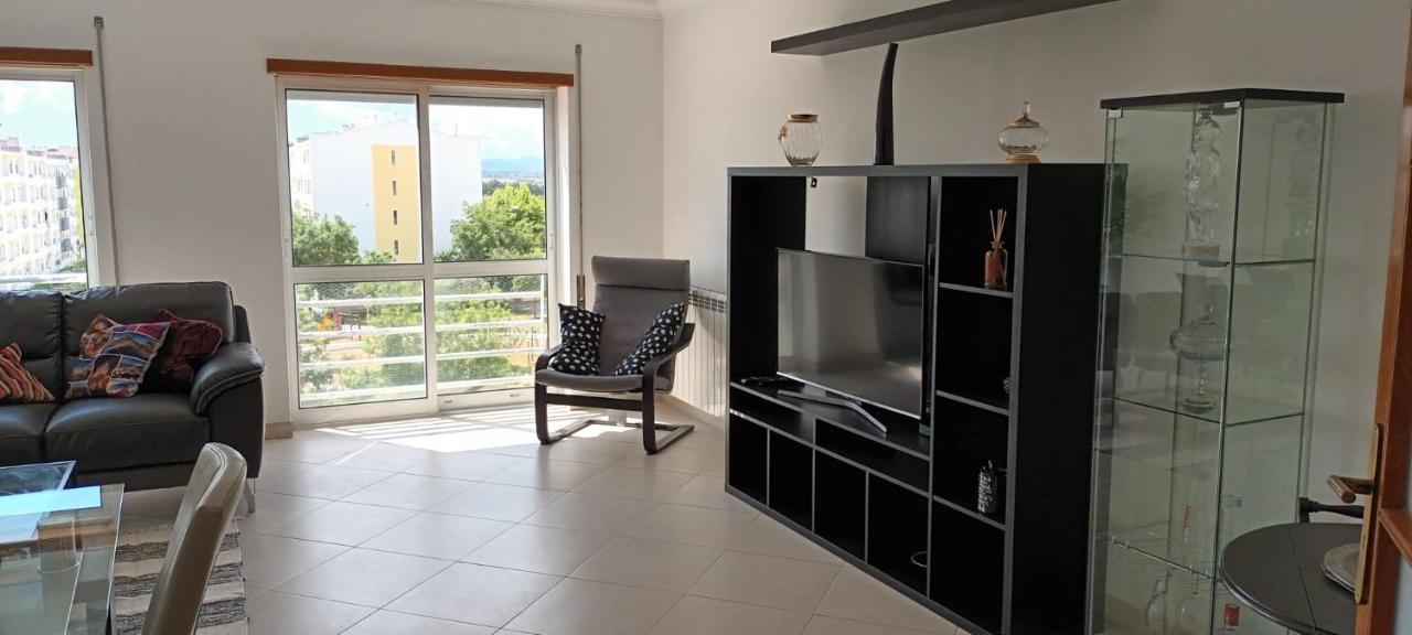 Residential Apartment With 3 Bedrooms, Elevator, And Plenty Of Natural Light, Close To Lisbon 몬티오 외부 사진